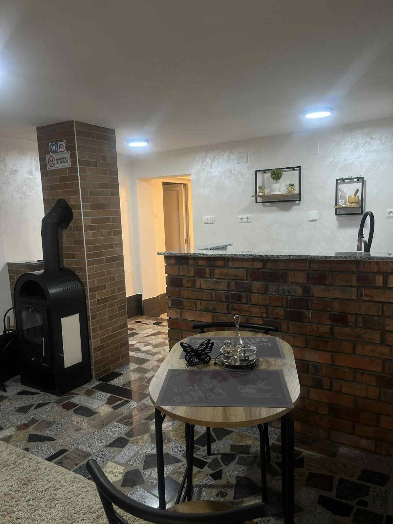 Azra Apartment *